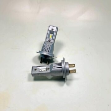 01055 H7 LED Headlight Bulb